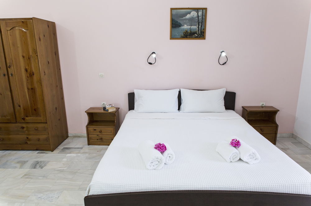 Revekka Rooms Kíssamos Eksteriør billede