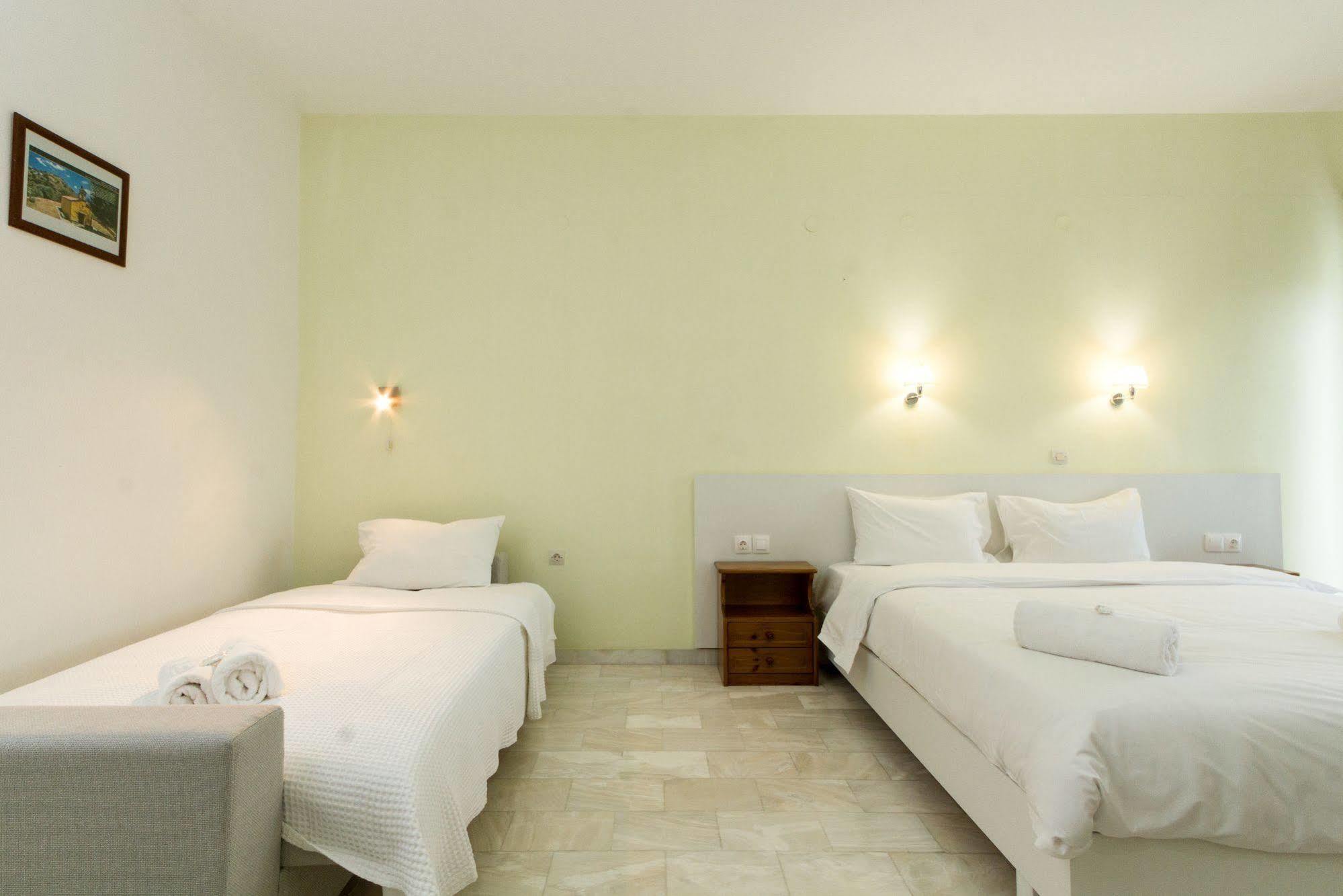 Revekka Rooms Kíssamos Eksteriør billede